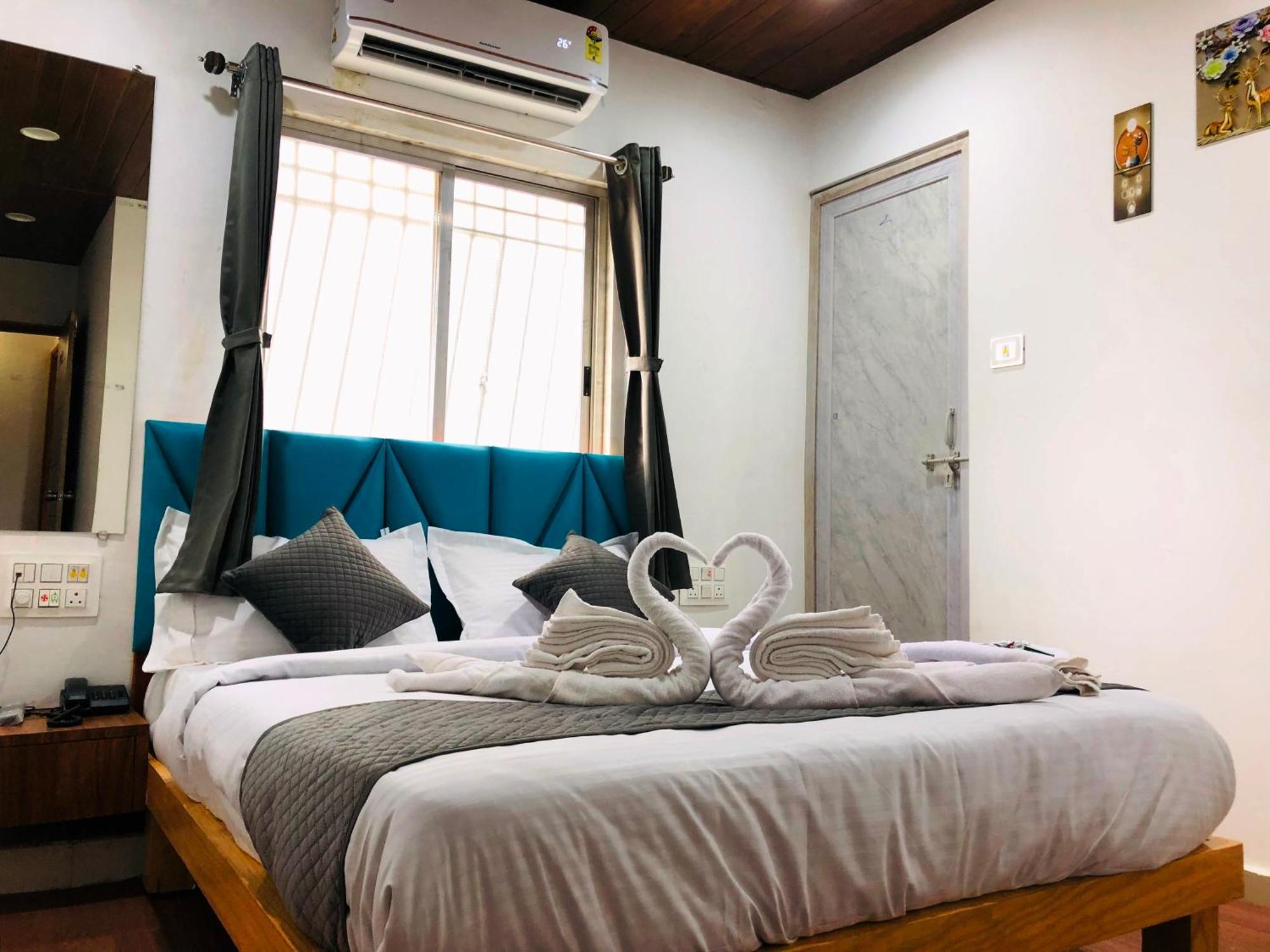 Hotel Silk, Premier Budget Friendly Luxury Hotel In Surat, Perfect For Families, Couples And Business Travelers Extérieur photo