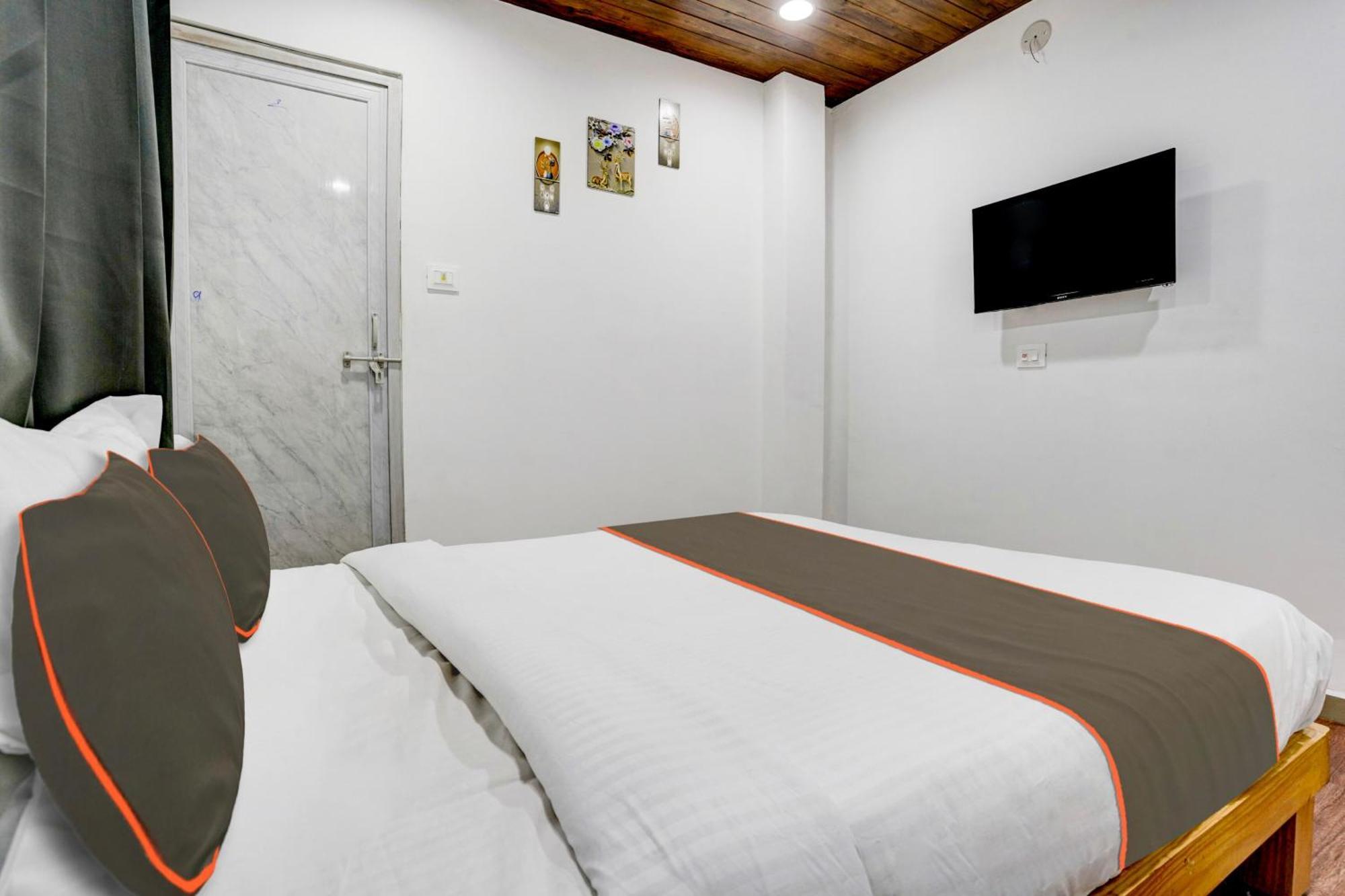 Hotel Silk, Premier Budget Friendly Luxury Hotel In Surat, Perfect For Families, Couples And Business Travelers Extérieur photo