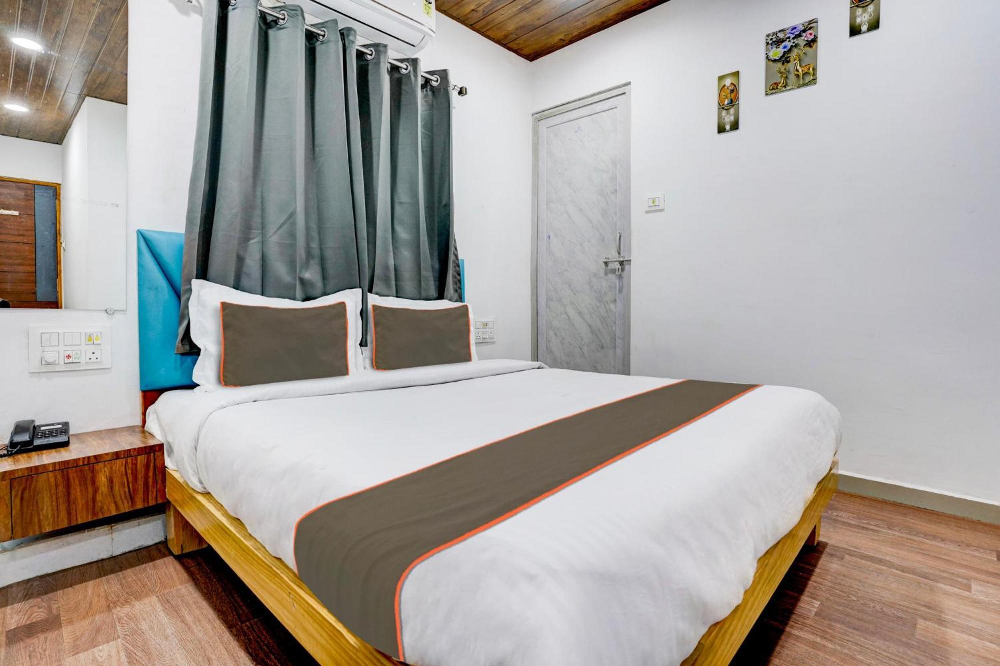 Hotel Silk, Premier Budget Friendly Luxury Hotel In Surat, Perfect For Families, Couples And Business Travelers Extérieur photo
