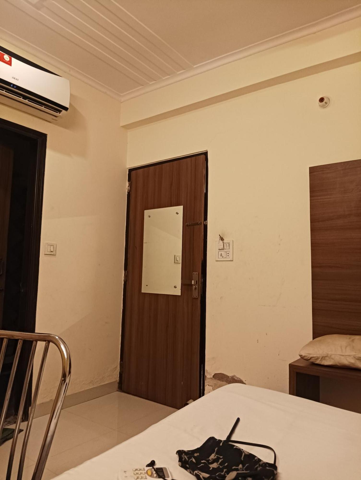 Hotel Silk, Premier Budget Friendly Luxury Hotel In Surat, Perfect For Families, Couples And Business Travelers Extérieur photo